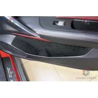Обшивка самоклеящимся карпетом в дверные карманы Geely Coolray I 2019-2024